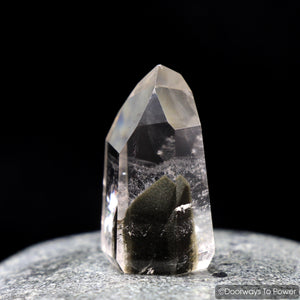 Brookite in Quartz Channeling Crystal Point Synergy 12 Stone Rare