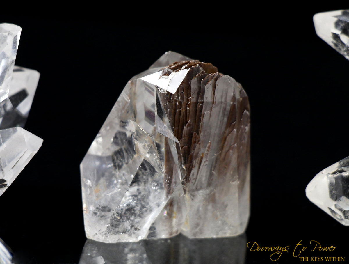 Brookite in Quartz Point