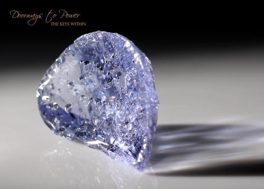 Ascendant Lilac Andara Crystal 'Sovereign Be ing'