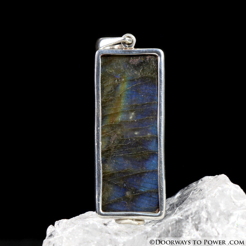 Magical Labradorite Crystal Pendant A ++