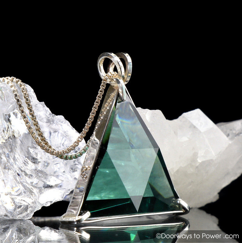 Siberian Green Star of David Vogel Crystal Pendant