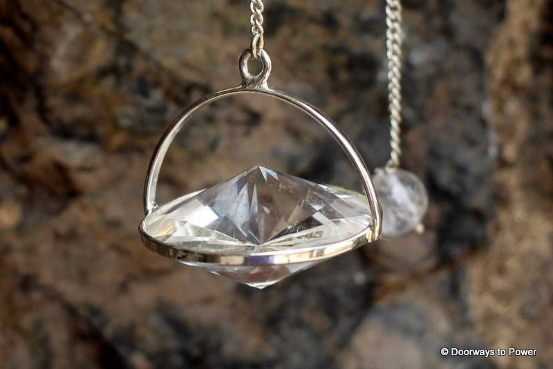 Quartz Crystal Disk Pendulum 'Space Ship'