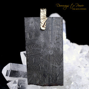 Muonionalusta Meteorite Light Language Pendant ™ 14k Gold