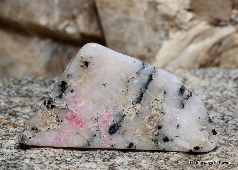 Tugtupite