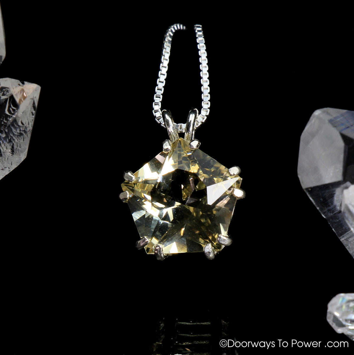 Golden Labradorite Star of Venus Pendant