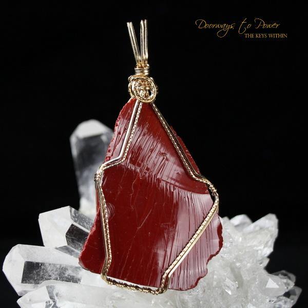 Dragons Blood Andara Pendant in 14k Gold
